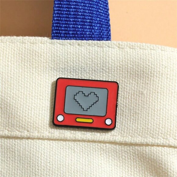 Cartoon Cute Love Pattern Card Game Machine Enamel Pin Custom Decorative Brooche - Picture 4 of 5